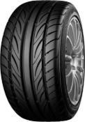 Nærbillede af slidbanen Yokohama S.drive AS01 175/50 R16 77 T RPB