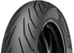 Nærbillede af slidbanen Pirelli ANGEL CITY 150/60-17 66 S Rear TL M/C