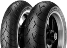 Nærbillede af slidbanen Metzeler FeelFree Wintec 160/60 R15 67 H Rear TL M/C M+S