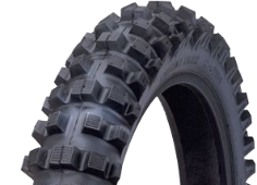 Nærbillede af slidbanen Cheng Shin C755 3.50-16 52 P TT